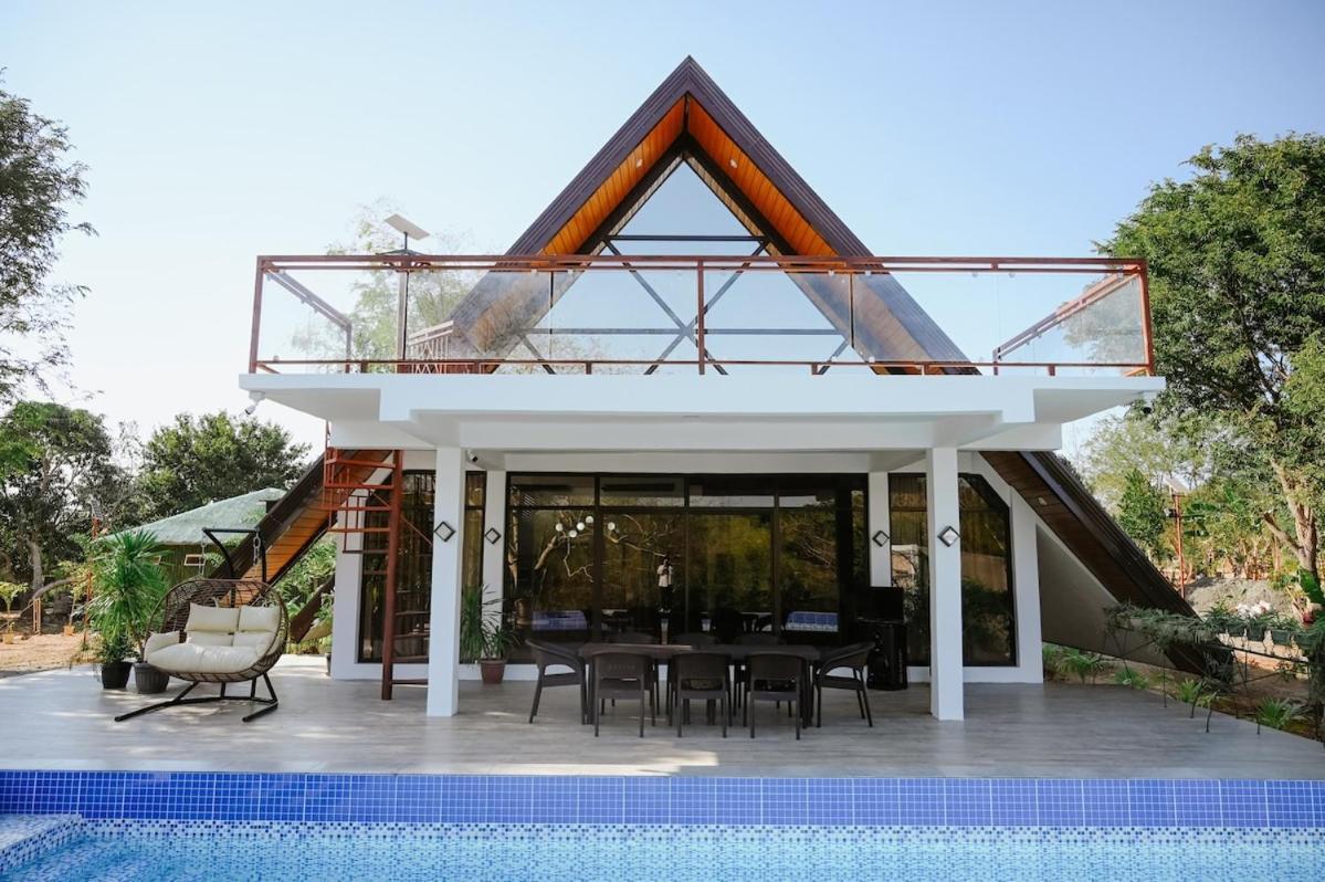 Redwood Cabin Bolinao Экстерьер фото