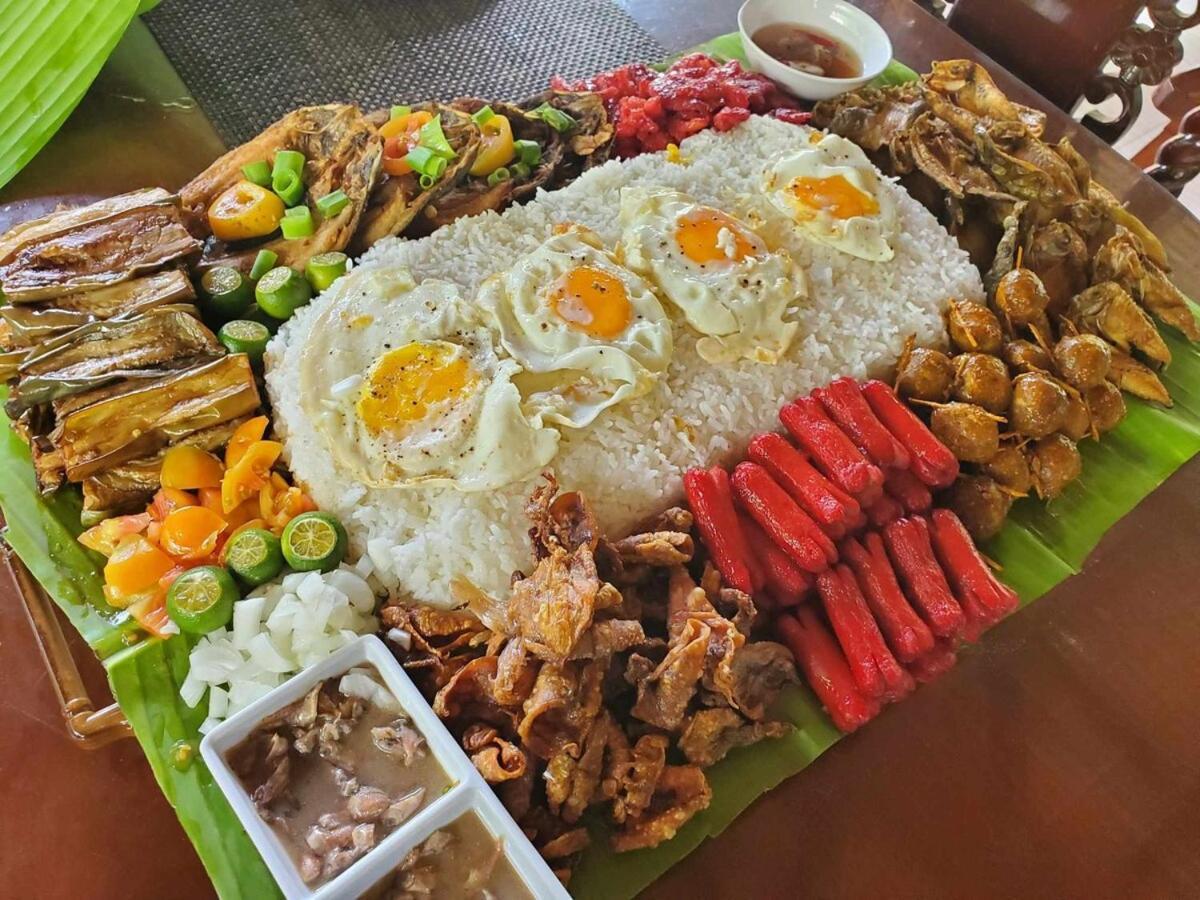 Redwood Cabin Bolinao Экстерьер фото